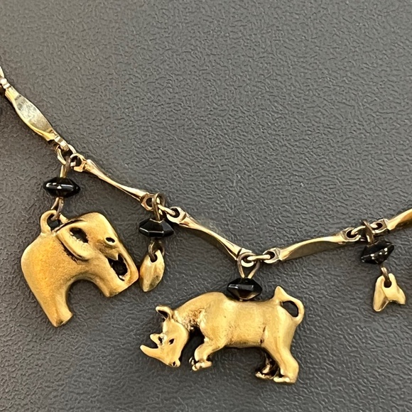 Vintage MCM Brass/Gold Tone Animal Charm and Black Bead Necklace 18" - Picture 3 of 5